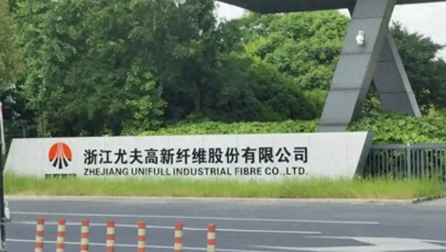 奥门六开彩开奖结果今天查询最新,男子给人拍照遇插队直接上前说理,重点解答解释落实_精英版V4.48